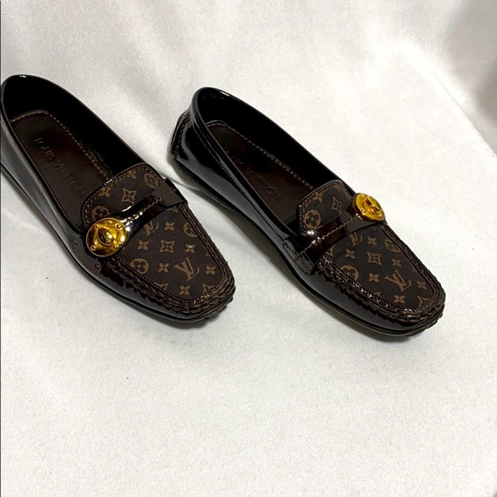 LOUIS VUITTON
Brown Mini Lin Le Moccasin Loafers - Picture 1 of 6